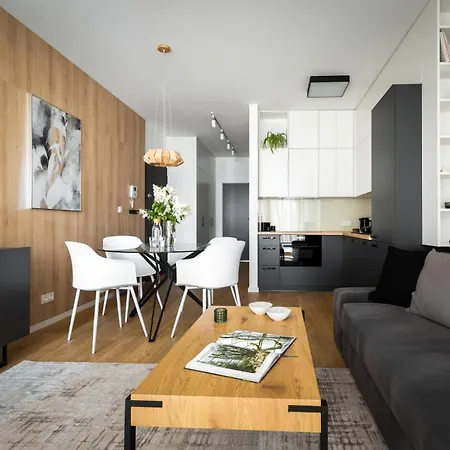 Cozy Family Apartments With Balcony Near Zlote Tarasy Warszawa Zewnętrze zdjęcie