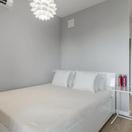 Cozy Family Apartments With Balcony Near Zlote Tarasy Warszawa Zewnętrze zdjęcie