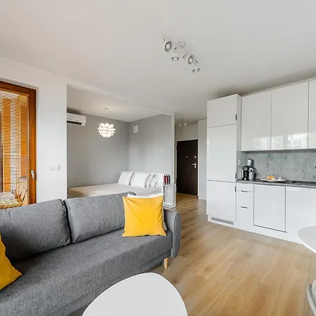 Cozy Family Apartments With Balcony Near Zlote Tarasy Warszawa Zewnętrze zdjęcie