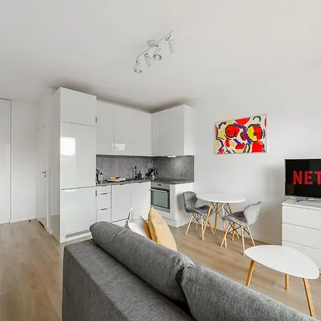 Cozy Family Apartments With Balcony Near Zlote Tarasy Warszawa Zewnętrze zdjęcie