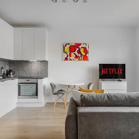 Cozy Family Apartments With Balcony Near Zlote Tarasy Warszawa Zewnętrze zdjęcie