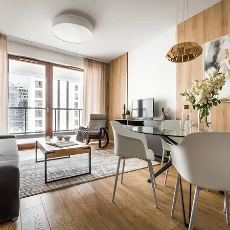 Cozy Family Apartments With Balcony Near Zlote Tarasy Warszawa Zewnętrze zdjęcie
