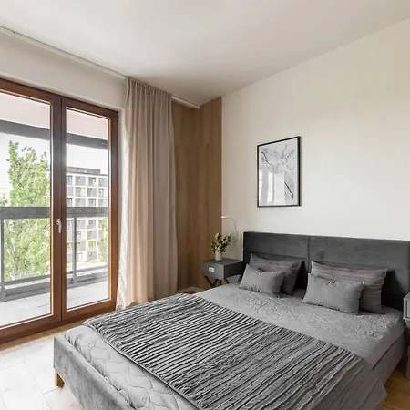Cozy Family Apartments With Balcony Near Zlote Tarasy Warszawa Zewnętrze zdjęcie