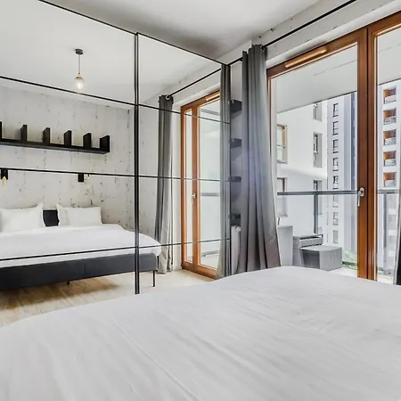 Cozy Family Apartments With Balcony Near Zlote Tarasy Warszawa Zewnętrze zdjęcie