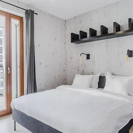 Cozy Family Apartments With Balcony Near Zlote Tarasy Warszawa Zewnętrze zdjęcie