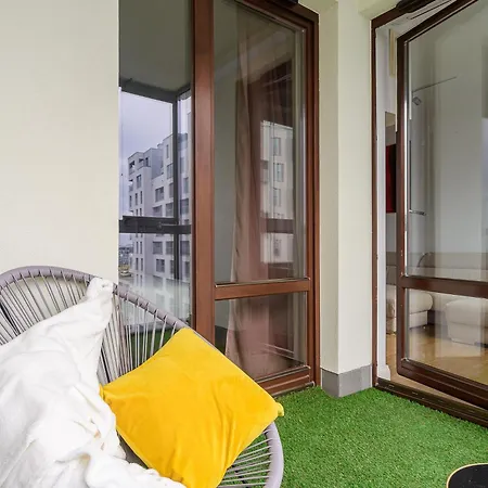 Cozy Family Apartments With Balcony Near Zlote Tarasy Warszawa Zewnętrze zdjęcie