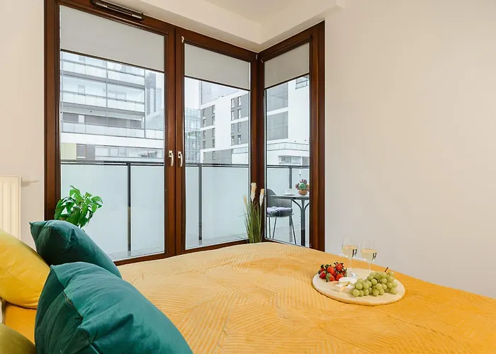 Cozy Family Apartments With Balcony Near Zlote Tarasy