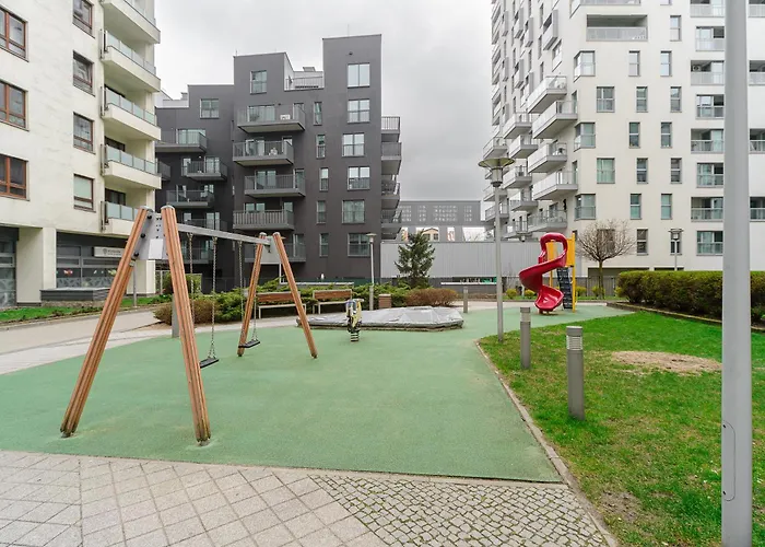 Cozy Family Apartments With Balcony Near Zlote Tarasy